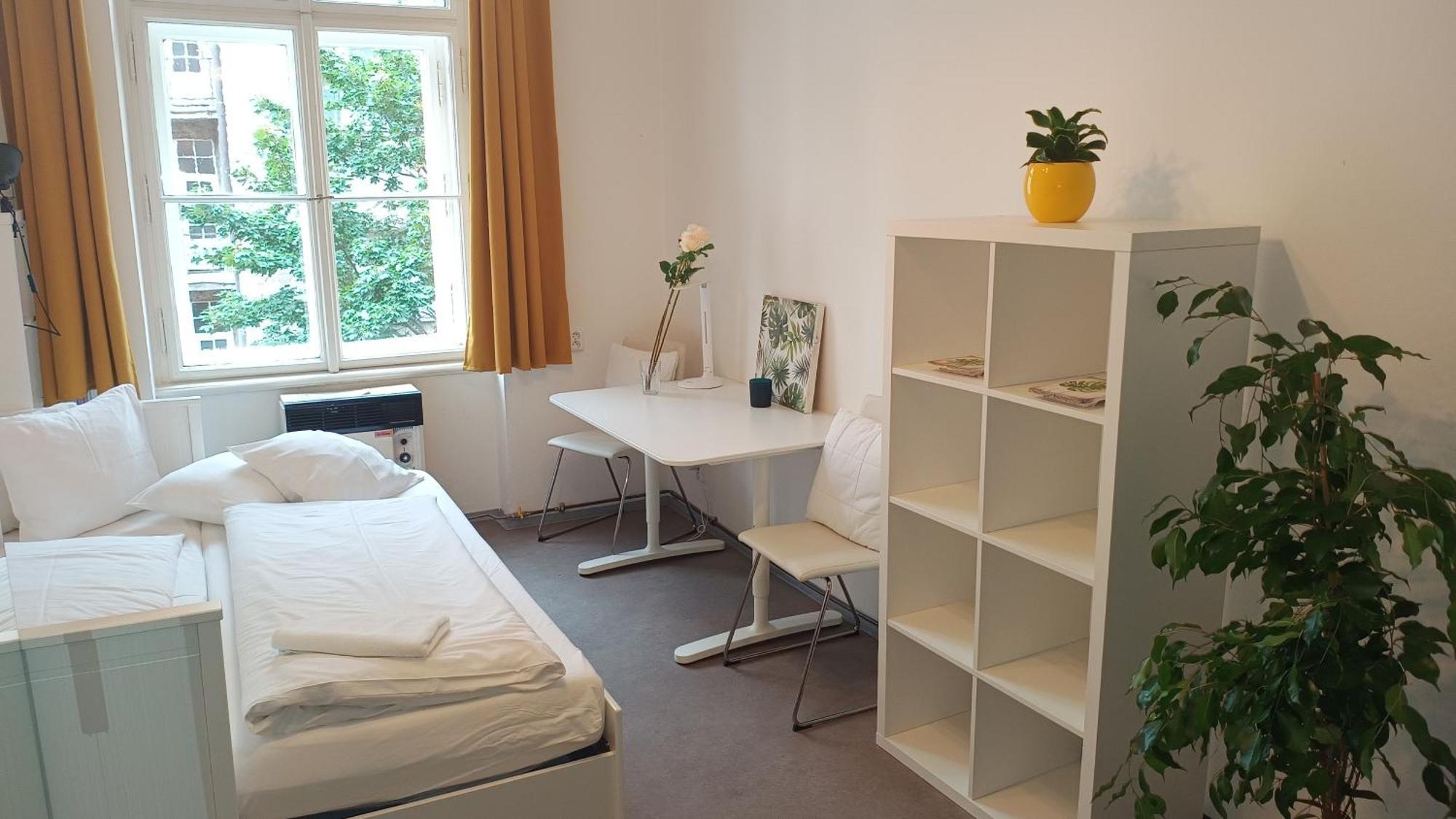 Apartments In Mala Strana - 10 Minutes From Charles Bridge Prag Exteriör bild