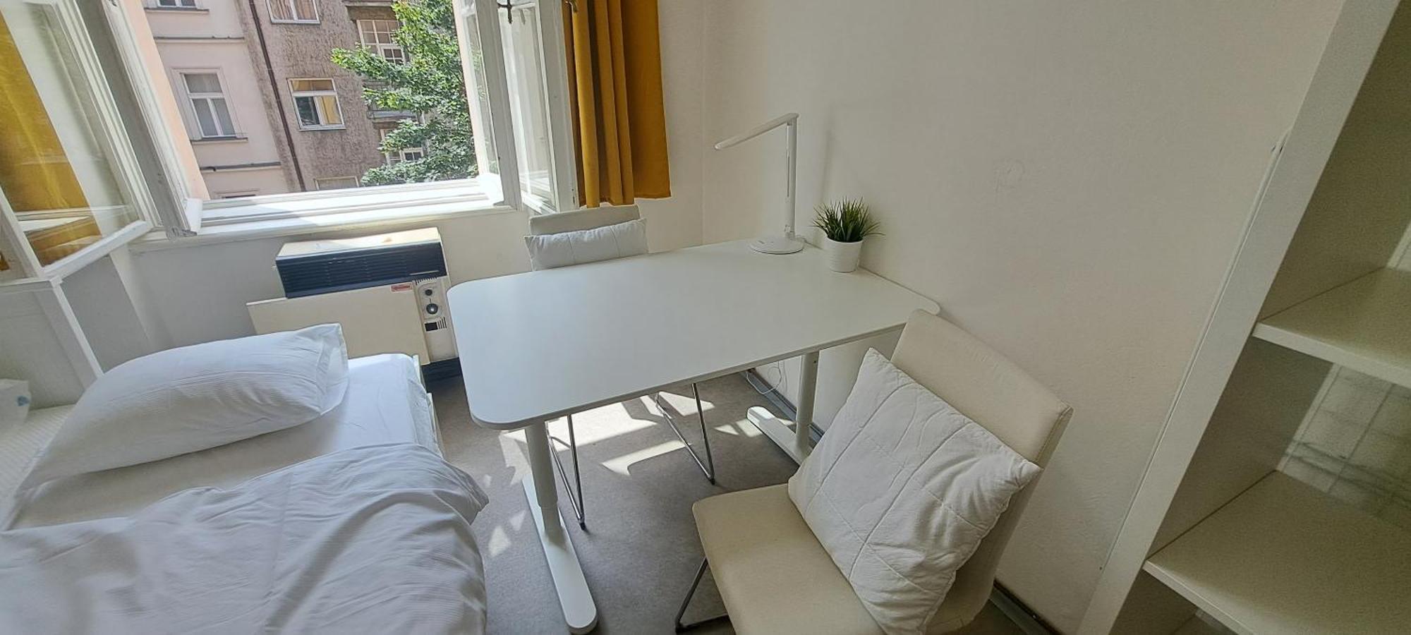 Apartments In Mala Strana - 10 Minutes From Charles Bridge Prag Exteriör bild