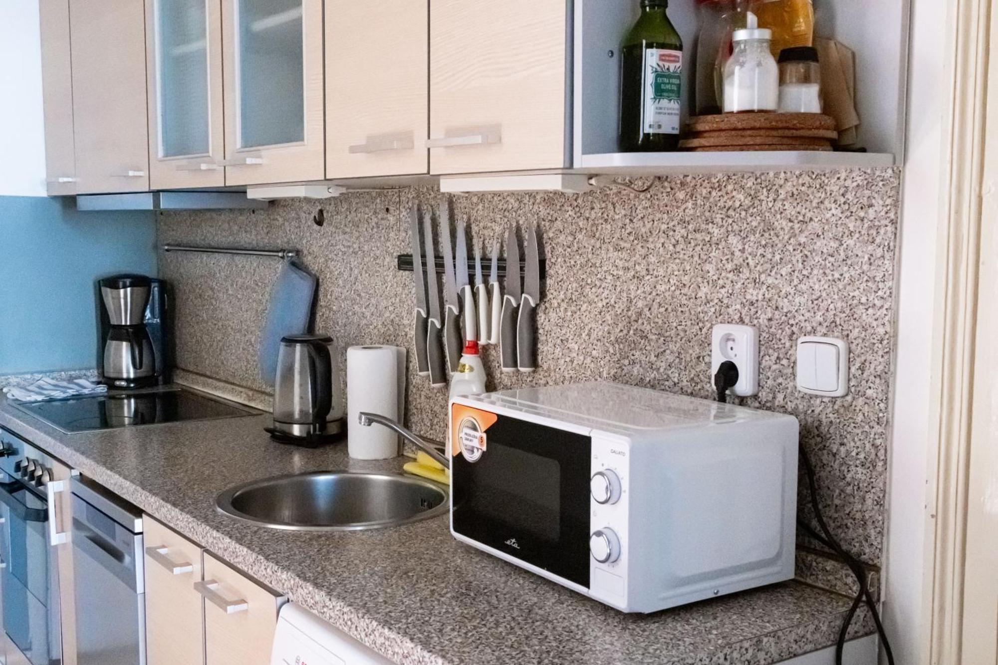 Apartments In Mala Strana - 10 Minutes From Charles Bridge Prag Exteriör bild