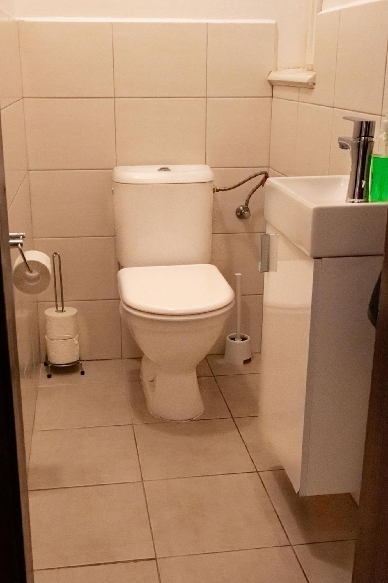 Apartments In Mala Strana - 10 Minutes From Charles Bridge Prag Exteriör bild