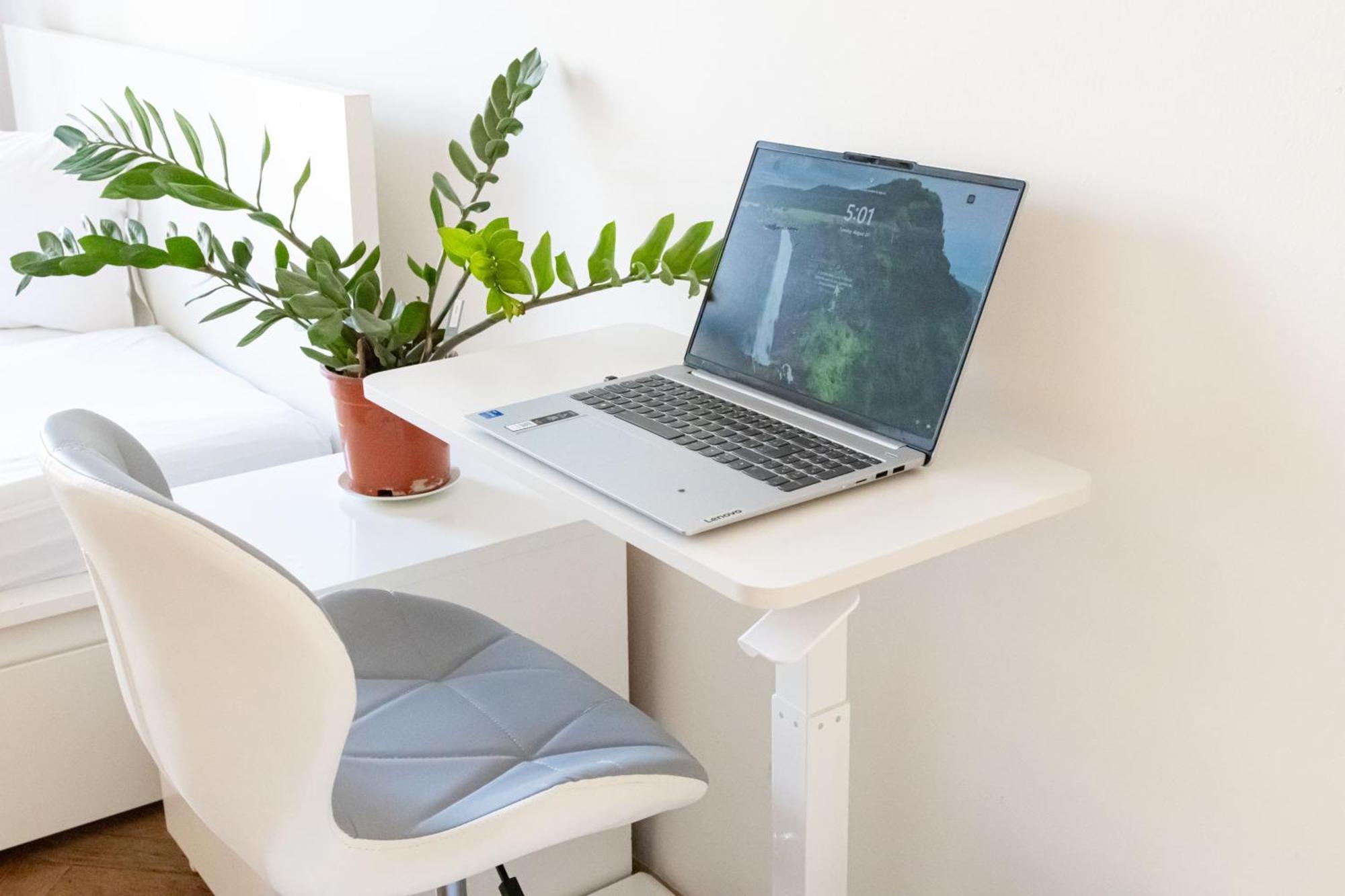 Apartments In Mala Strana - 10 Minutes From Charles Bridge Prag Exteriör bild