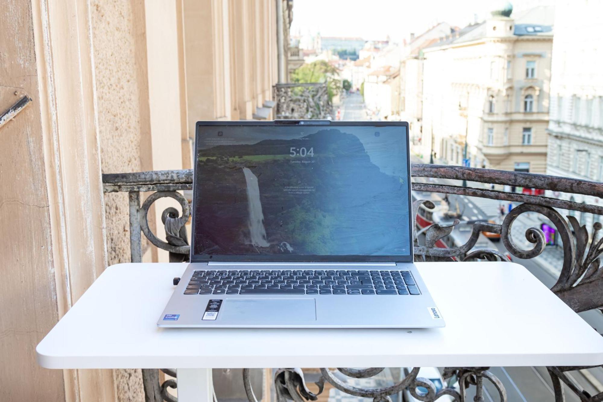 Apartments In Mala Strana - 10 Minutes From Charles Bridge Prag Exteriör bild