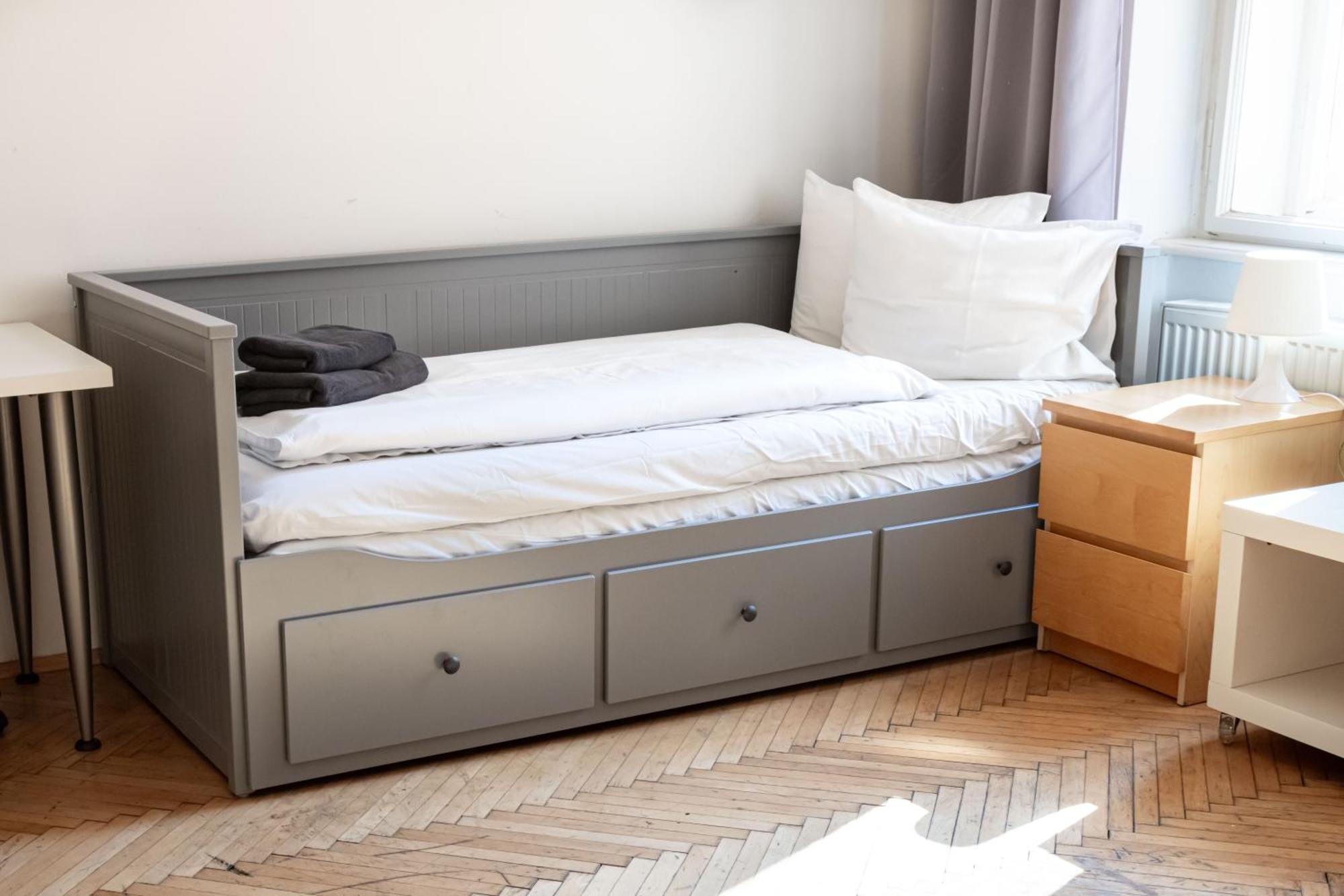 Apartments In Mala Strana - 10 Minutes From Charles Bridge Prag Exteriör bild