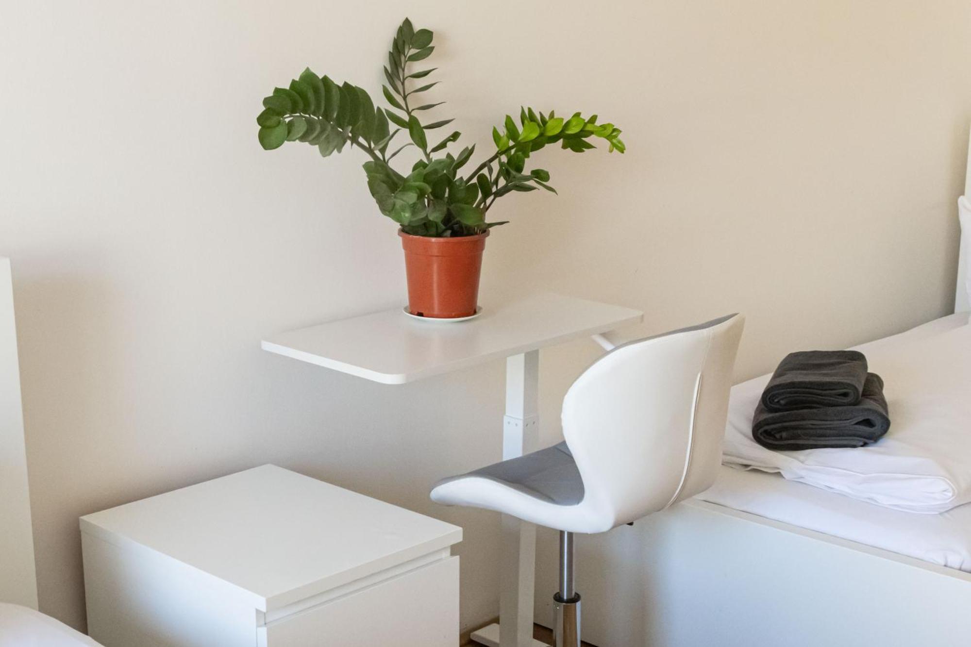 Apartments In Mala Strana - 10 Minutes From Charles Bridge Prag Exteriör bild