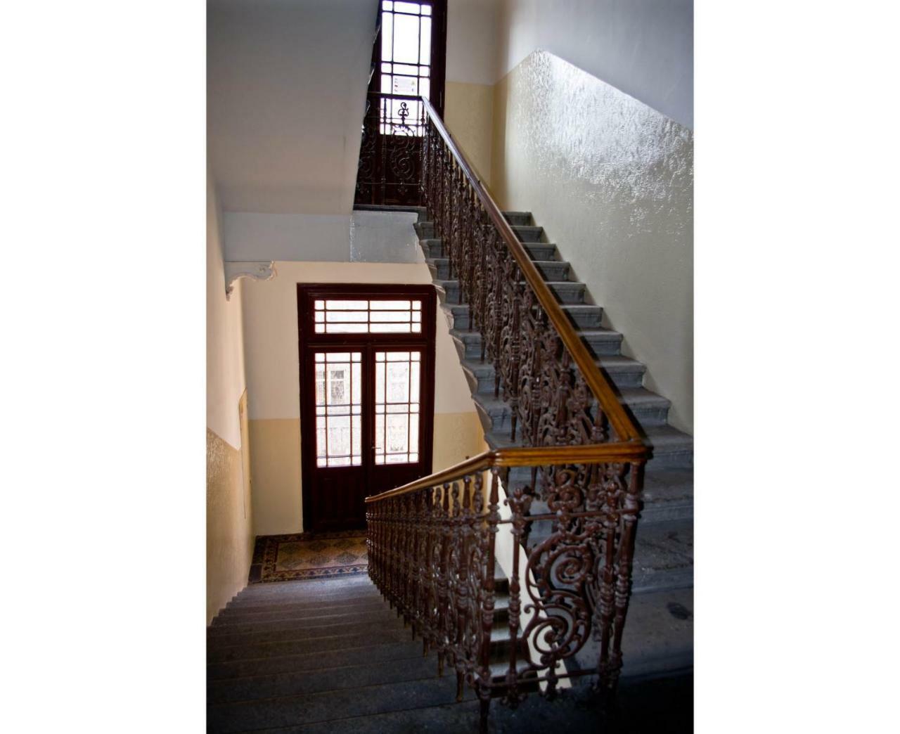 Apartments In Mala Strana - 10 Minutes From Charles Bridge Prag Exteriör bild
