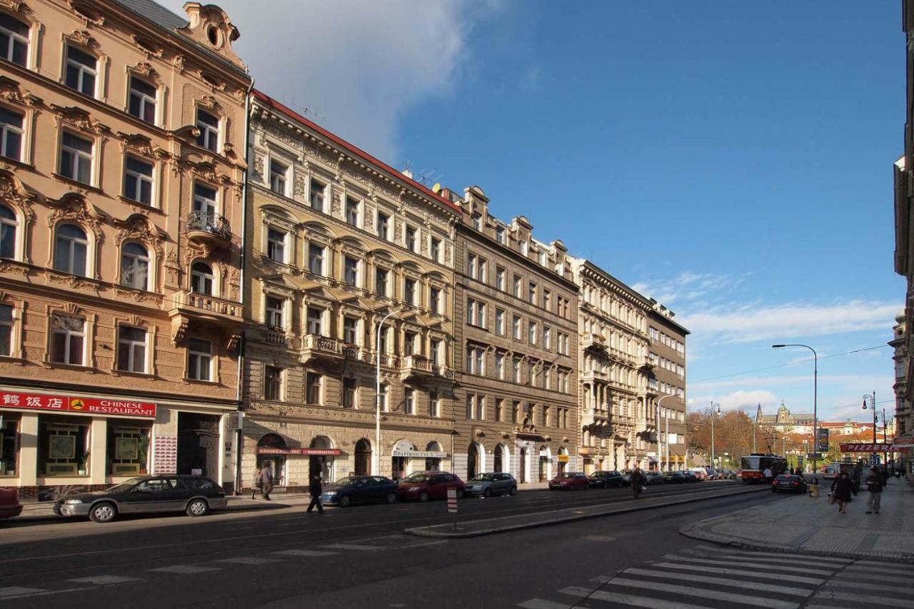 Apartments In Mala Strana - 10 Minutes From Charles Bridge Prag Exteriör bild