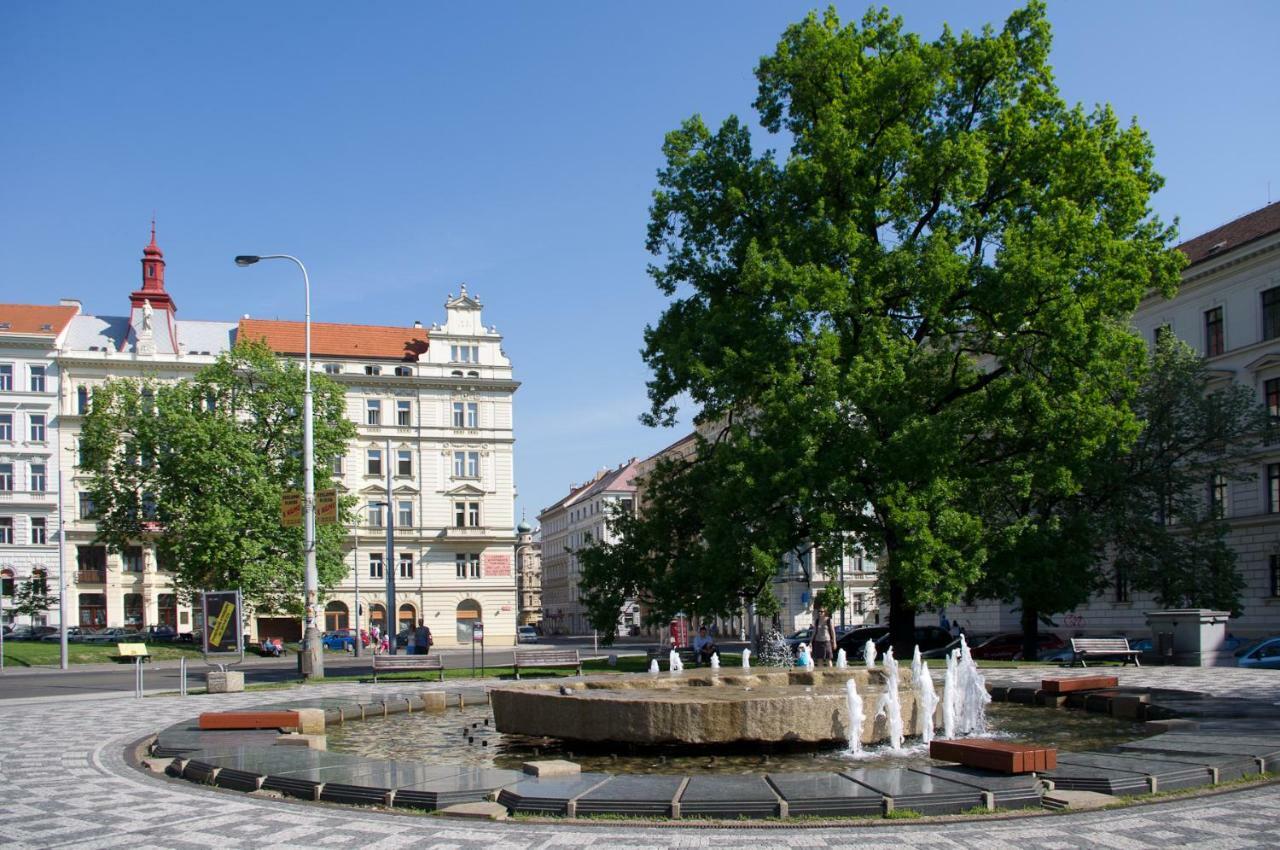 Apartments In Mala Strana - 10 Minutes From Charles Bridge Prag Exteriör bild