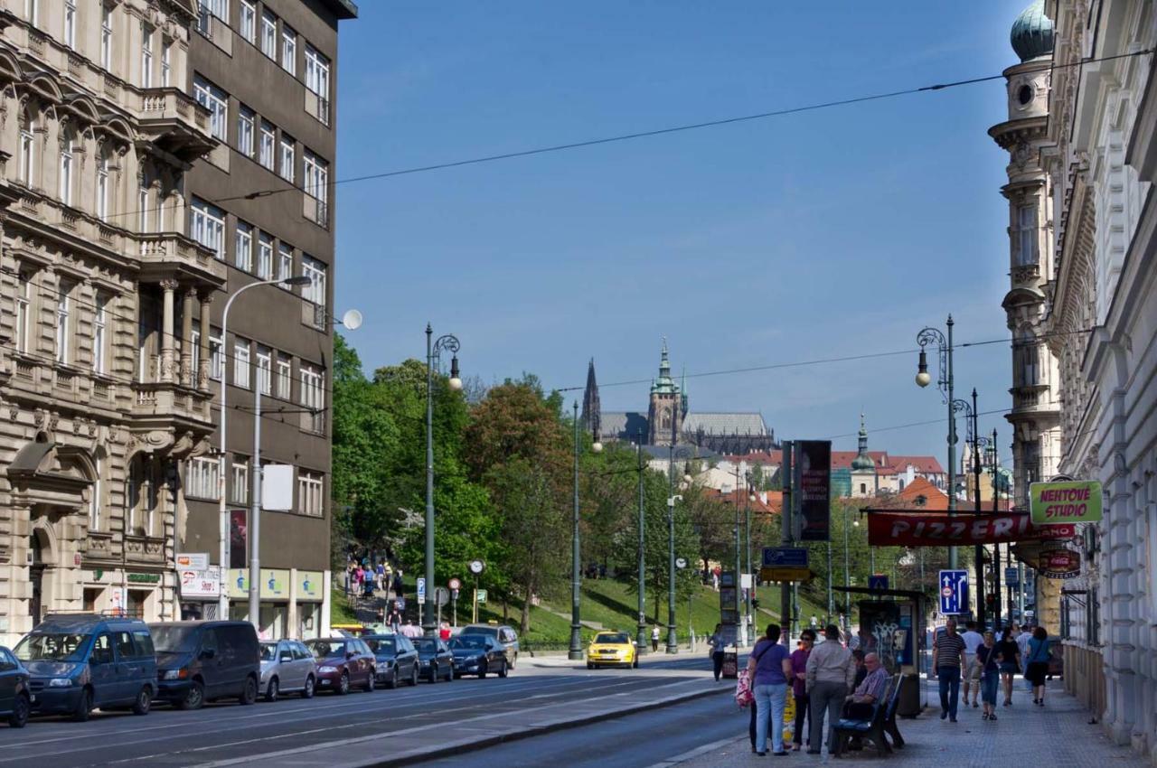 Apartments In Mala Strana - 10 Minutes From Charles Bridge Prag Exteriör bild