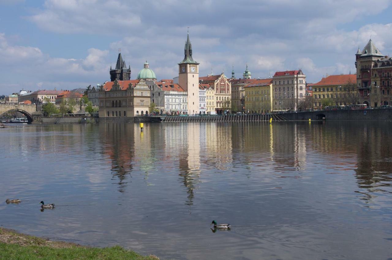 Apartments In Mala Strana - 10 Minutes From Charles Bridge Prag Exteriör bild