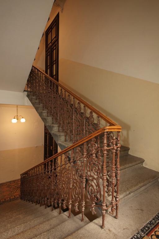 Apartments In Mala Strana - 10 Minutes From Charles Bridge Prag Exteriör bild