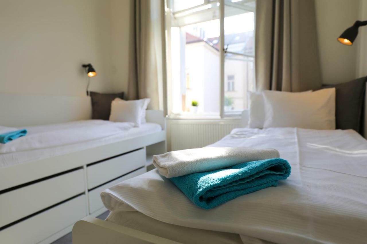 Apartments In Mala Strana - 10 Minutes From Charles Bridge Prag Exteriör bild
