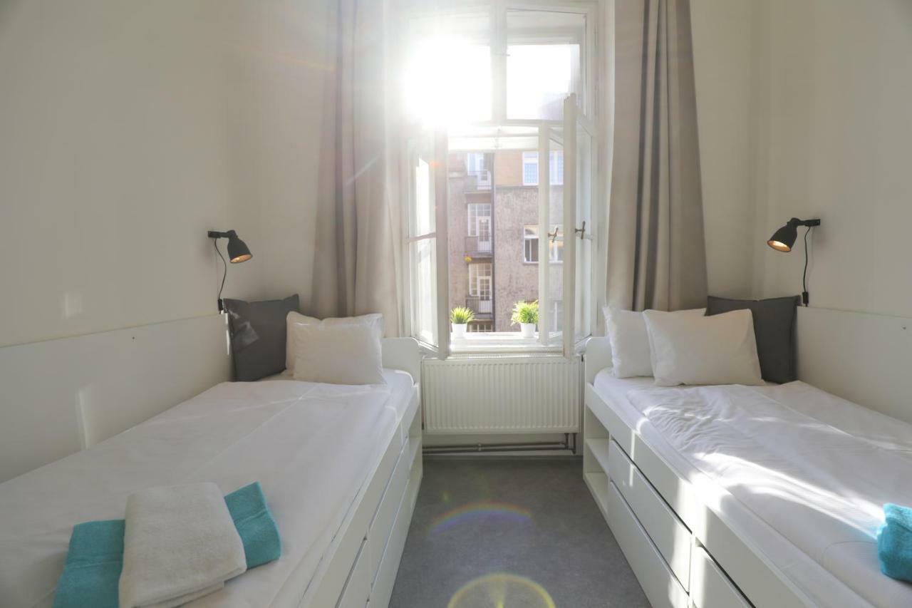 Apartments In Mala Strana - 10 Minutes From Charles Bridge Prag Exteriör bild